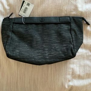 NWT Lululemon Travel Easy Kit 4.5L